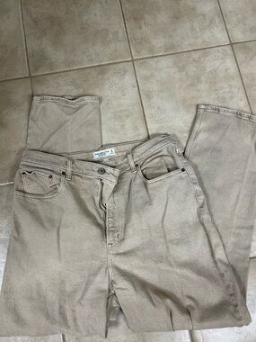 Abercrombie & Fitch High-Rise Jeans in Light Khaki